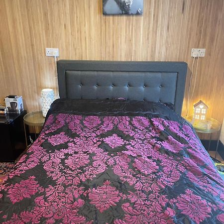 Novas Nook, Marshalls Camelford Bagian luar foto